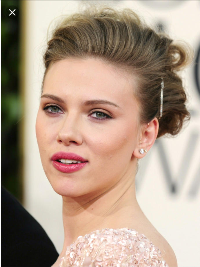 Are full or thin lips more attractive? 