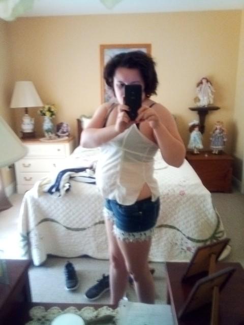 Is this a good outfit to wear to see my boyfriend? And what shoes should I wear with them?