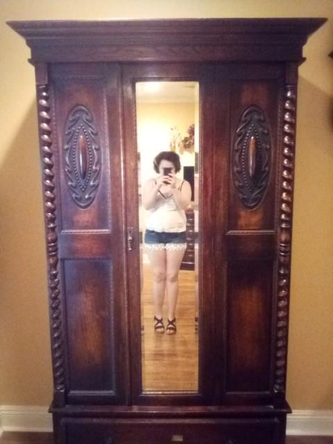 Is this a good outfit to wear to see my boyfriend ? And what shoes should i wear with them ??