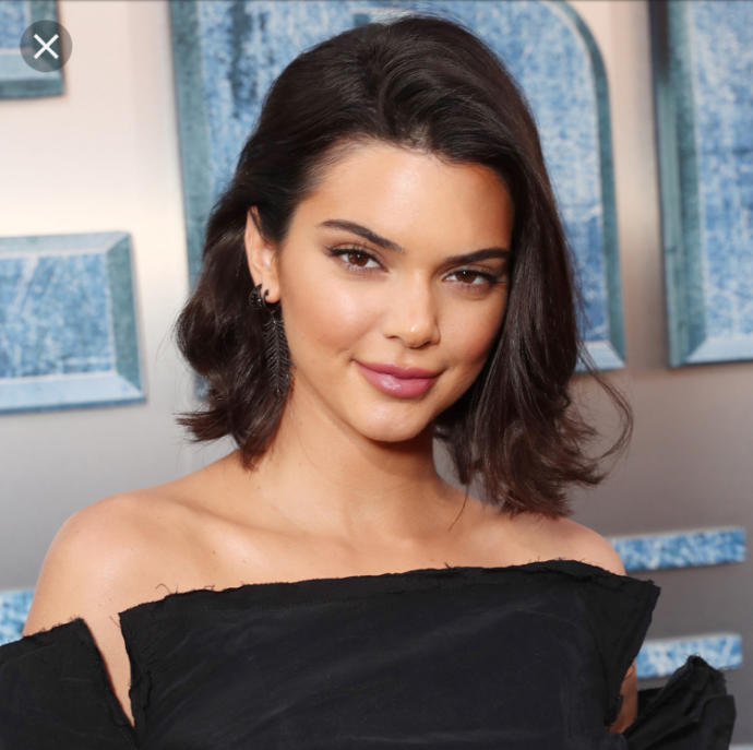Who is cuter? Taylor Hill or Kendall Jenner?