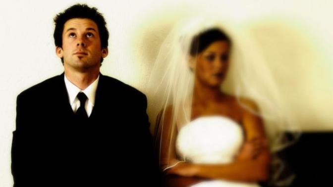 I want to ask my girlfriend for marriage because it will make her happy, but I know it's something I don't want. What should I do?