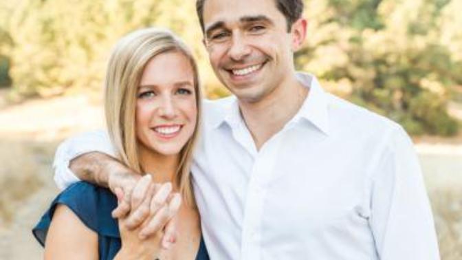 Guys, would you put your arm around your female friend like this if you have a gf?