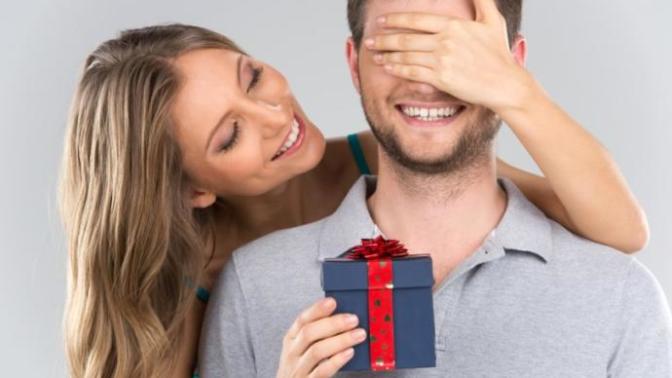 Guys what would you love to get as a gift from your girlfriend?