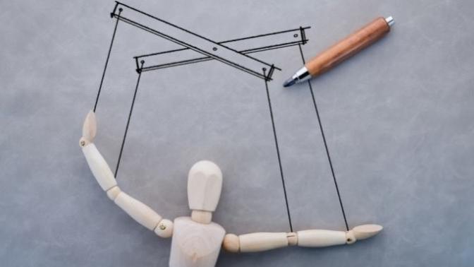 What's the best way to deal with a manipulative boss?