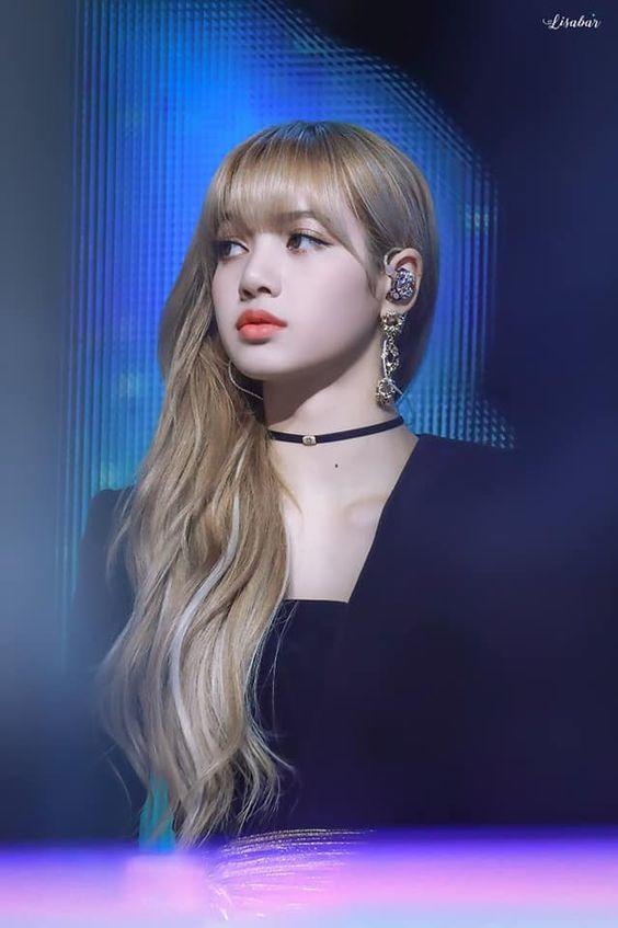 Which haircolor works better for Lisa (Blackpink)?