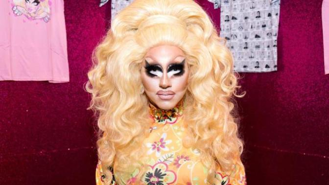 Ladies, men and all in between, what do you think of Drag queens?
