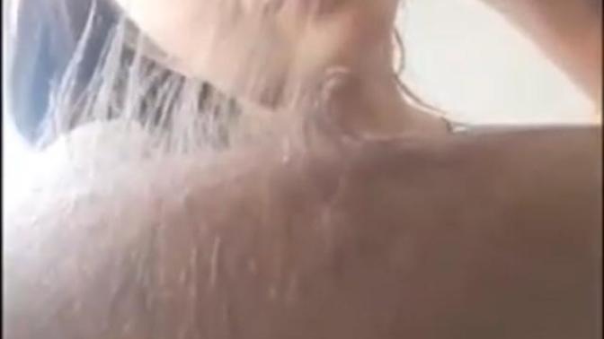 Hair on girls arms?