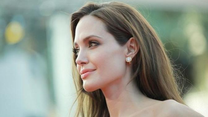Guys, what do you think about girls with a strong jawline?