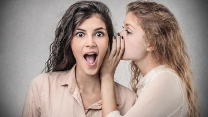 What are some signs that someone might be deceptive?