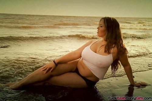 Let's see who's more tolerant of the thiccness. Men or women?