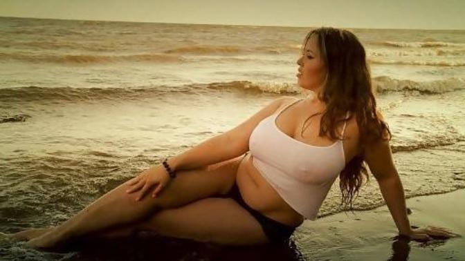 Let's see who's more tolerant of the thiccness. Men or women?