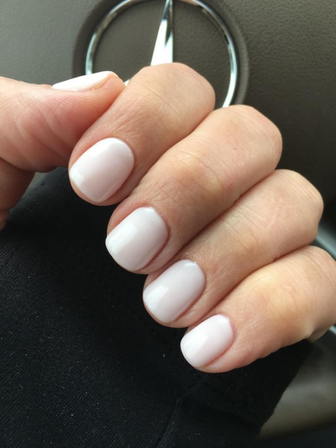 Fake acrylic nails on girls are disgustingly ugly. Agree or disagree?