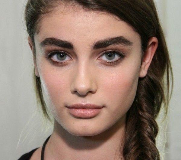 Do you prefer thick or thin eyebrows on girls?