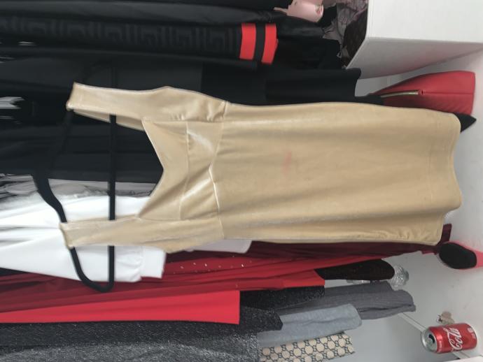 Which dress should I wear for a date?