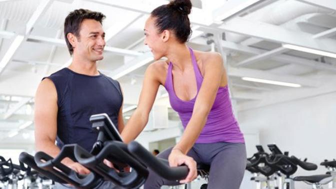 I’m in love with a woman who is out of sight, no social media, is a hermit, only see her in the gym- how should I approach her?