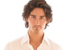 Ladies, whos more handsome?