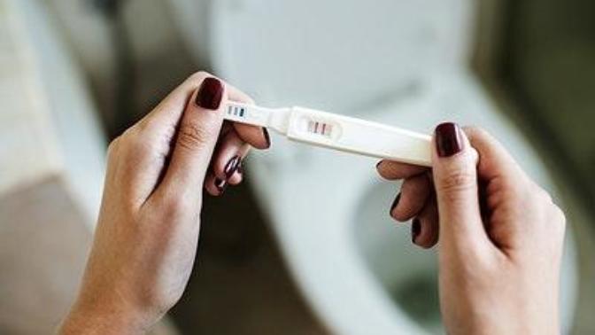 Should I tell my parents that I’m pregnant?