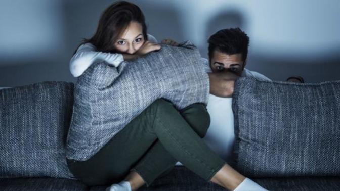 How do I prep myself to watch an horror movie with my partner?