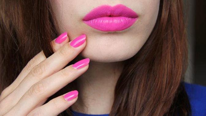 Girls, what do you think about pink lipsticks?