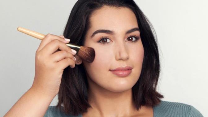 Lady’s what’s your favorite makeup routine (only ladies who wear makeup answer please :) )?