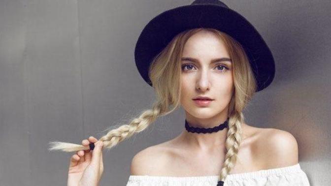 What's your opinion on chokers? Guys, do you think it looks nice on girls?