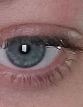Do your eyes change shades?