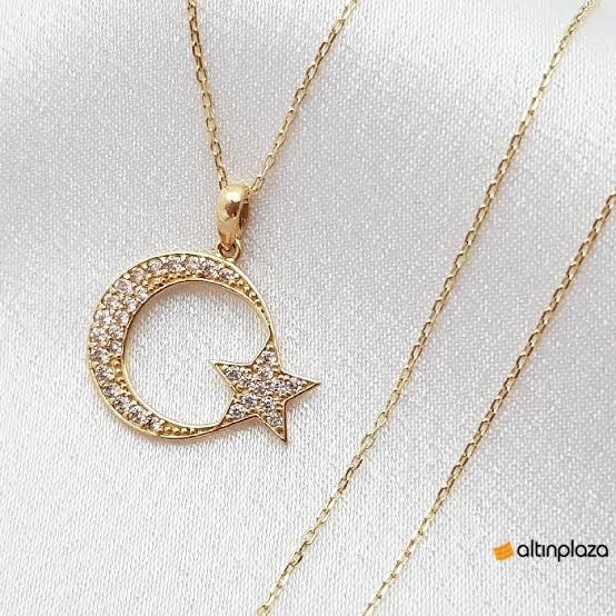 Which Gold /silver necklace should I buy?