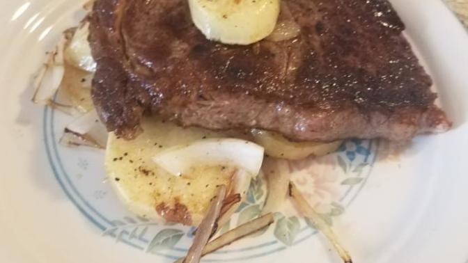 Does this steak dinner look goooood?