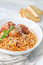Do you prefer spaghetti or fettuccine?