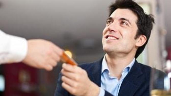How do I say I’m only paying for myself if going out with a girl?