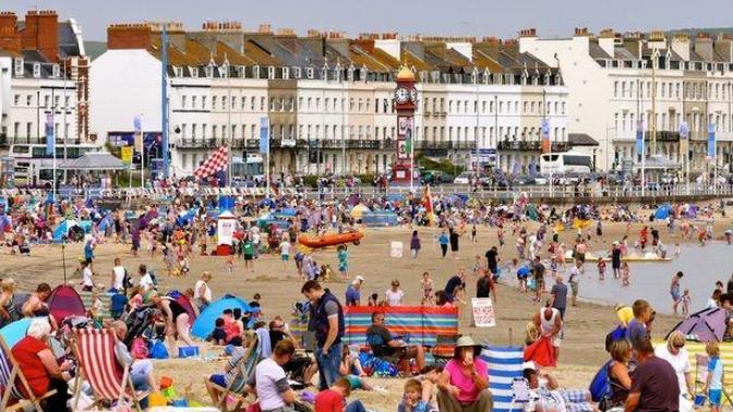 What does one do on a busy beach?