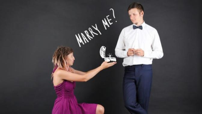 Guys, would you accept a girl proposing to you?