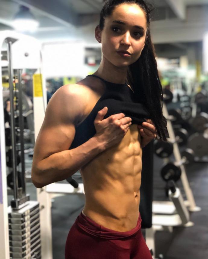 Are women with abs attractive?