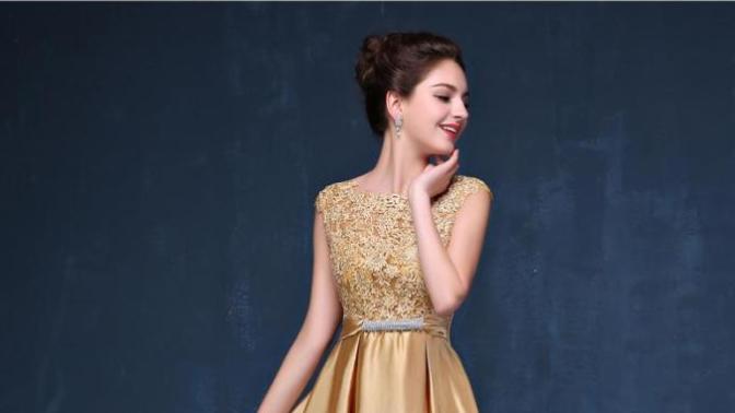 What kind of shoes/accesories would fit this dress best?