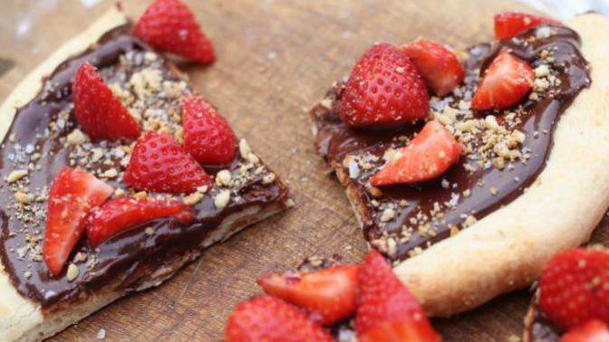 Good tips for desert after having pizza with shit and strawberries?