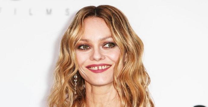 Vanessa Paradis' gap teeth