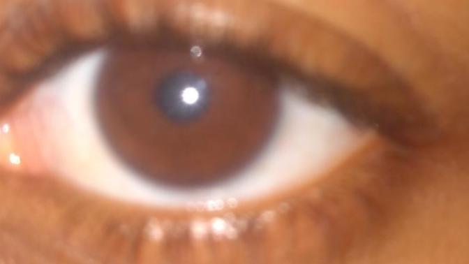 Are brown eyes pretty to you, or are they boring?