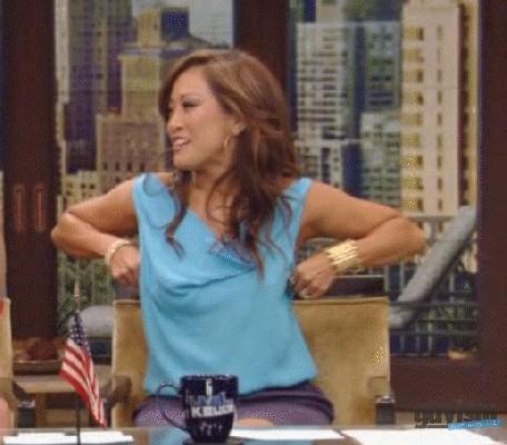 Girls, do you fix your bra in public and if you do, do you do it comfortably in front of other people?