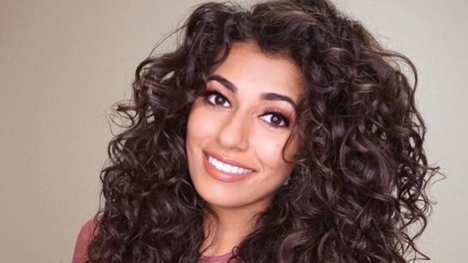 Curly or straight hair? Which do you prefer?