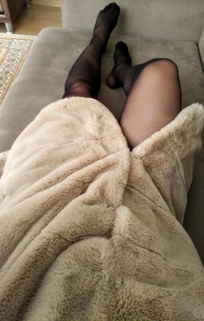 Girls, What's your opinion on men's right to wear pantyhose?