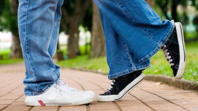 Girls, in dating, do you prefer average height or taller?