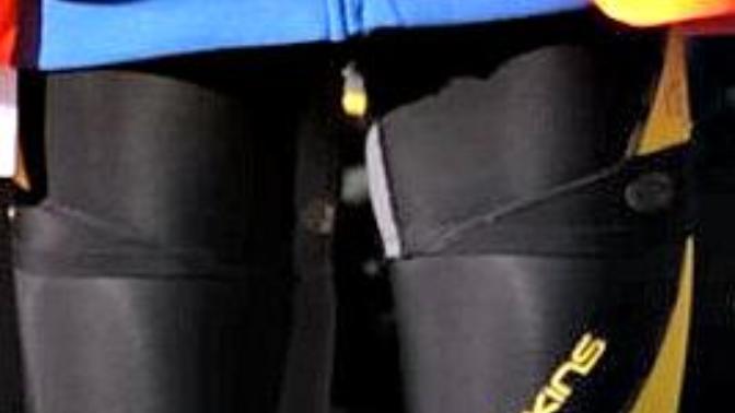 Is it okay to wear compression shorts with compression long tights?