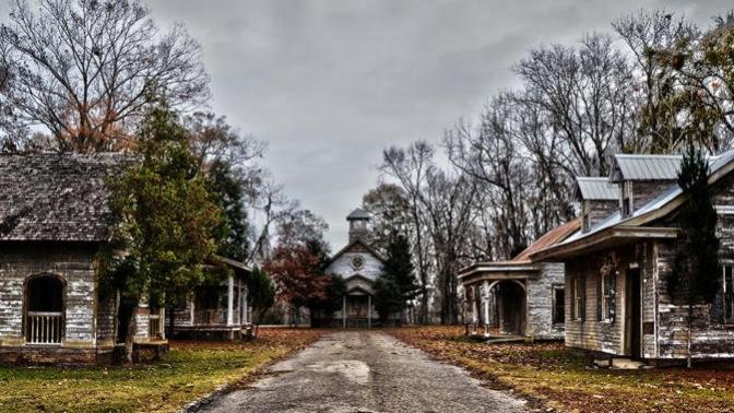 Do you enjoy exploring abandoned or rundown areas with your partner?