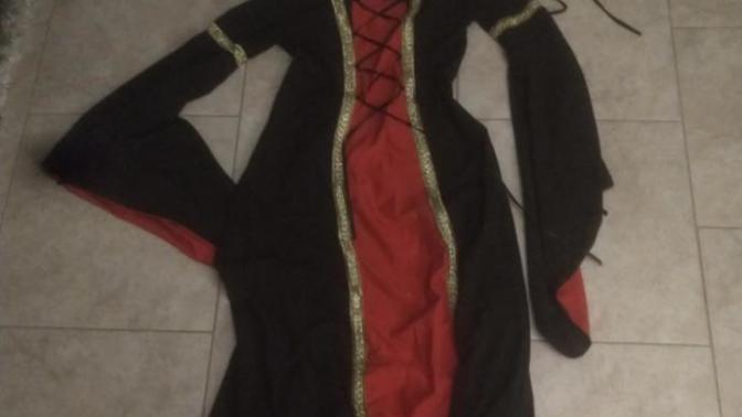 Can someone help me with a scary Halloween idea with this costume?