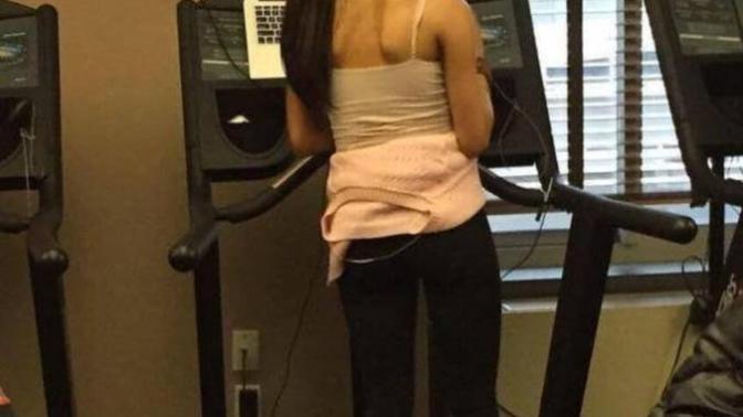 How tall is Ariana Grande without heels? Ariana claims she is 5ft2, do you think she is lying?