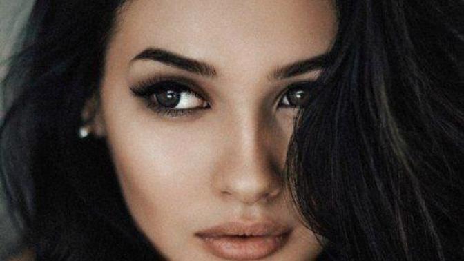 Blue eyed people, will you date a girl with dark brown eyes?