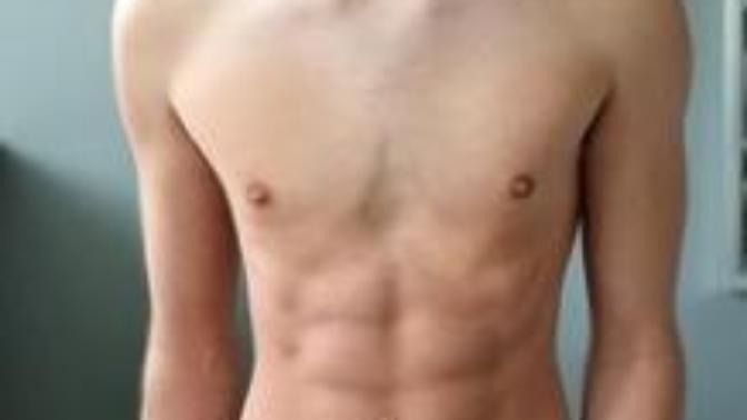 Girls, do you prefer skinny/but lean guys or strong/bulky guys?
