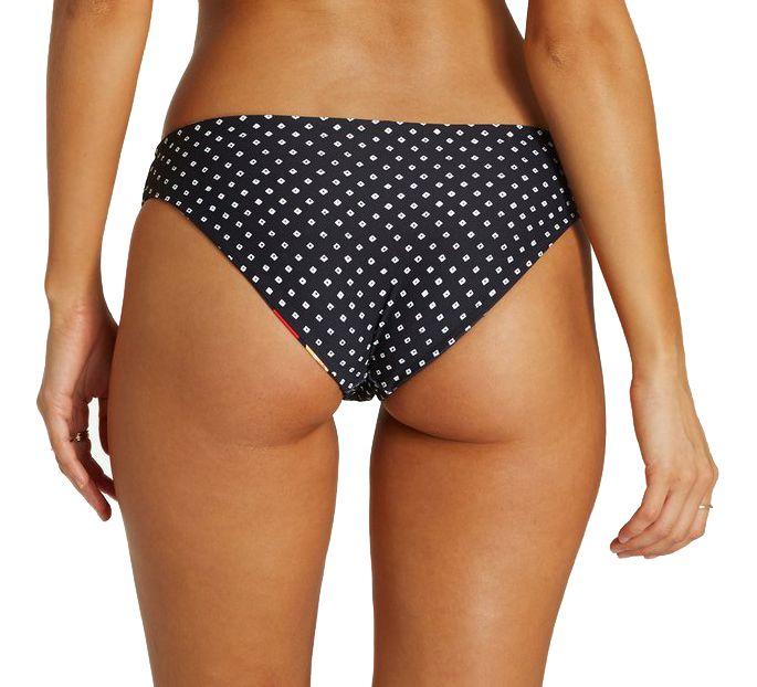 Do you prefer women in bikini bottoms or in swim shorts?