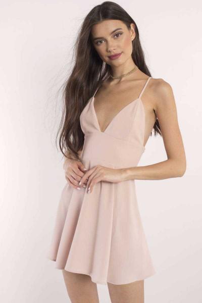 Which outfit should I buy to wear on a date to a restaurant??