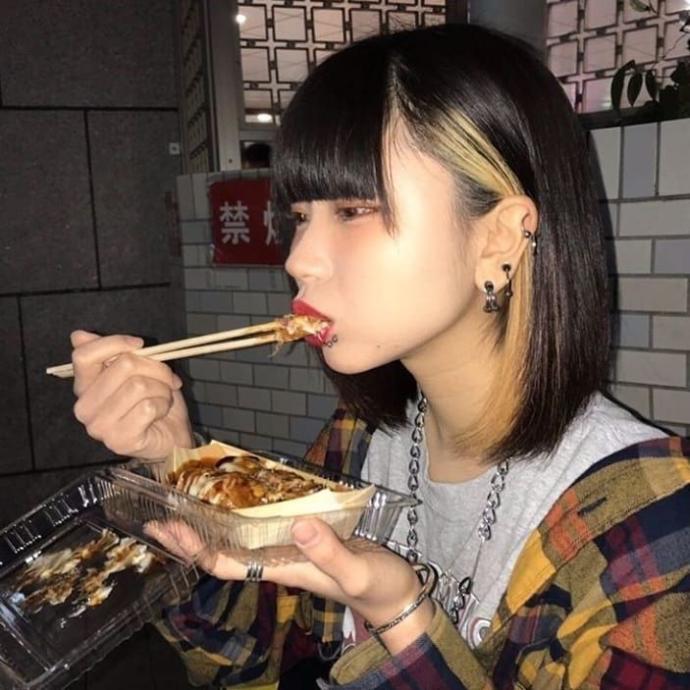 Which Hair Color Style Do You Like More??